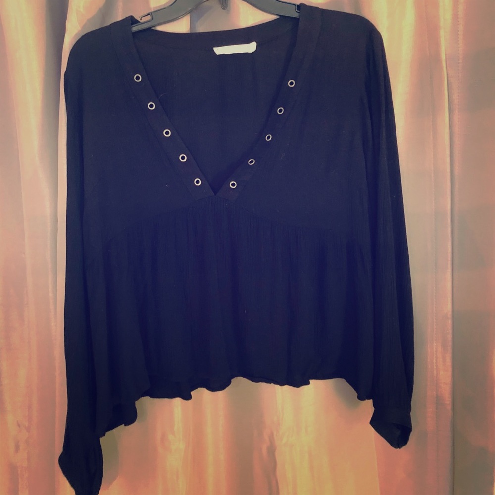 Lush • Black • Long-Sleeve • Top